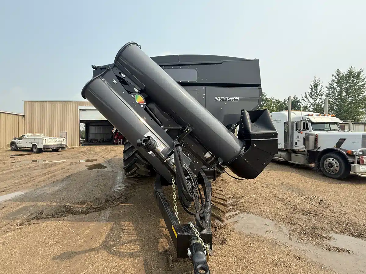 Gallery image 2 for New 2025 Elmers Mfg HAULMASTER 2000 Grain Cart