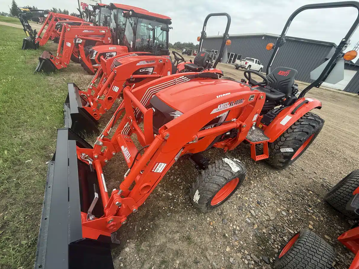Photo de la Galerie 1 pour 2025 Kioti CK2620 Tracteur