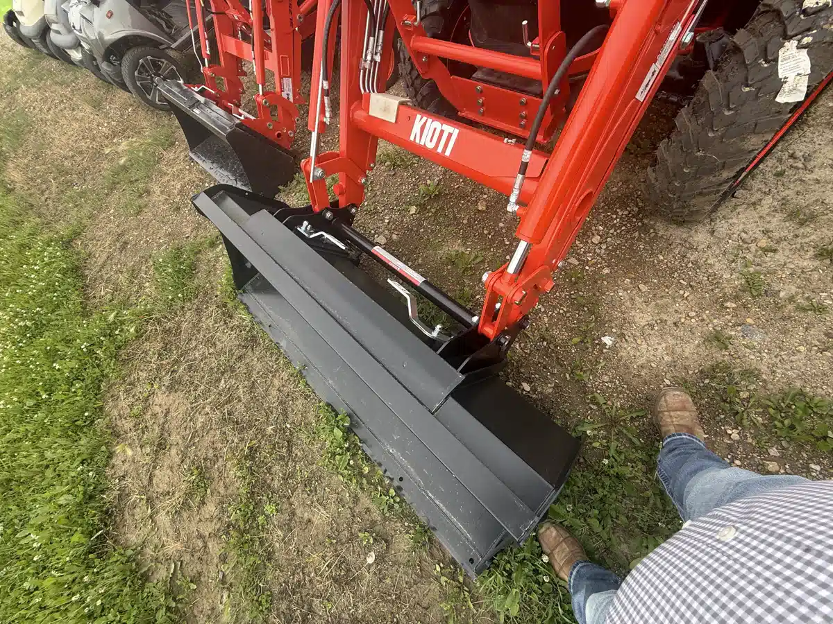 Photo de la Galerie 2 pour 2023 Kioti DK4220SE Tracteur