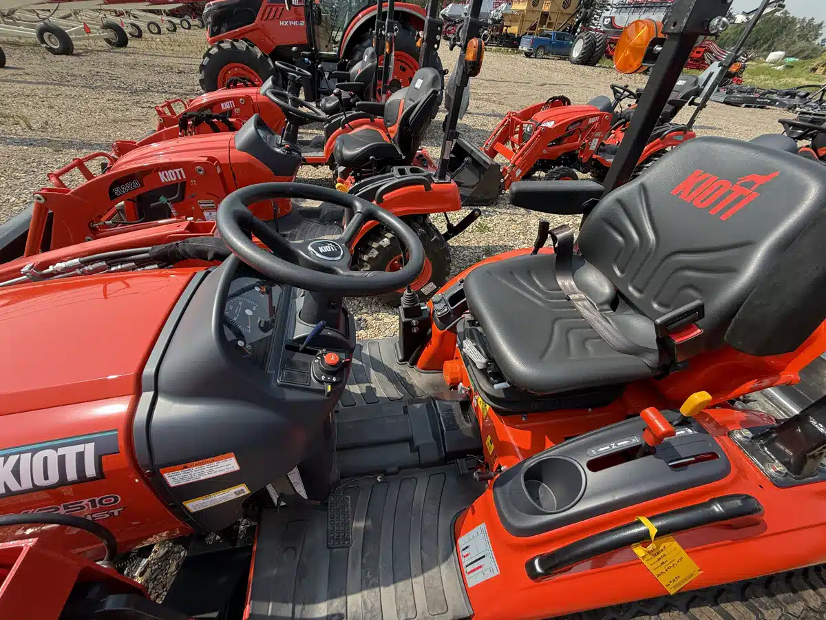 Photo de la Galerie 2 pour 2025 Kioti CX2510 Tracteur