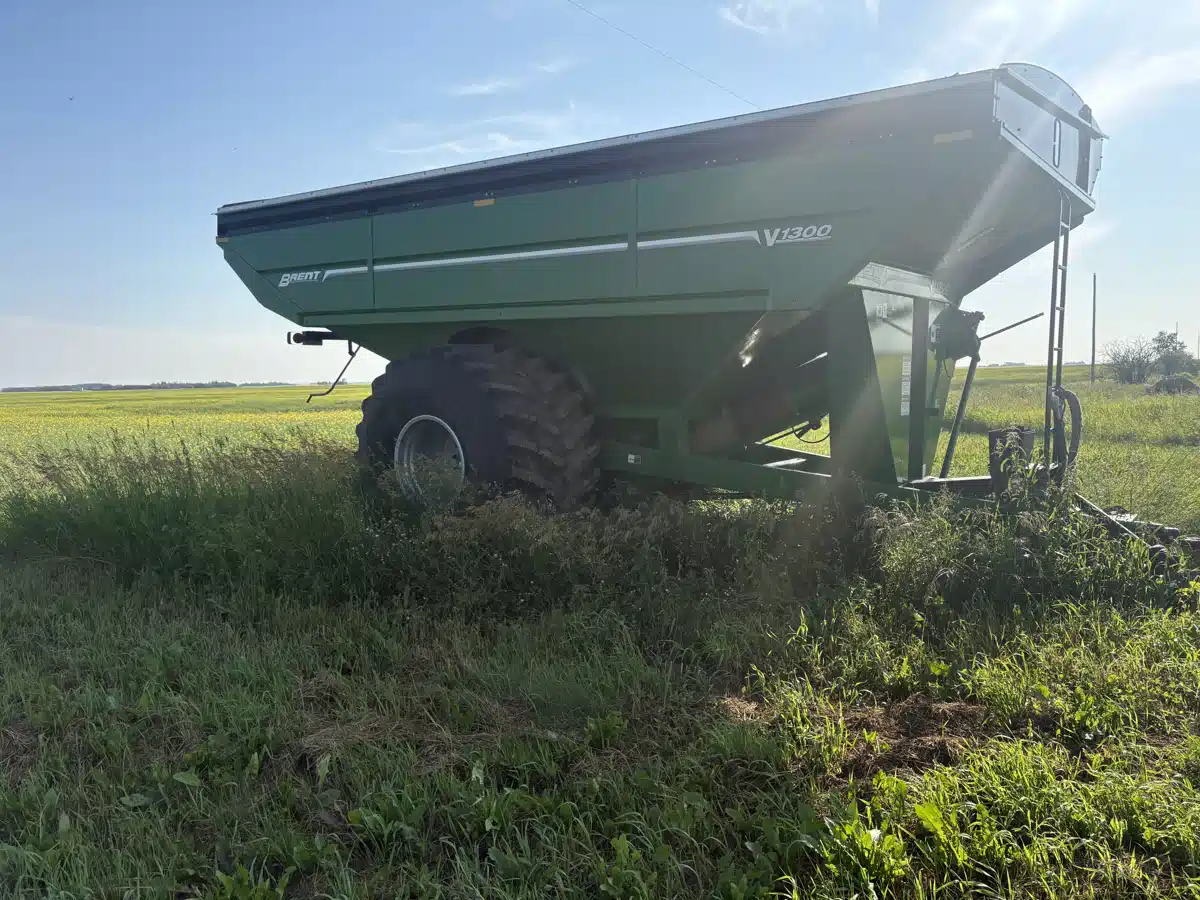 Gallery image 2 for 2020 Brent V1300 Grain Cart