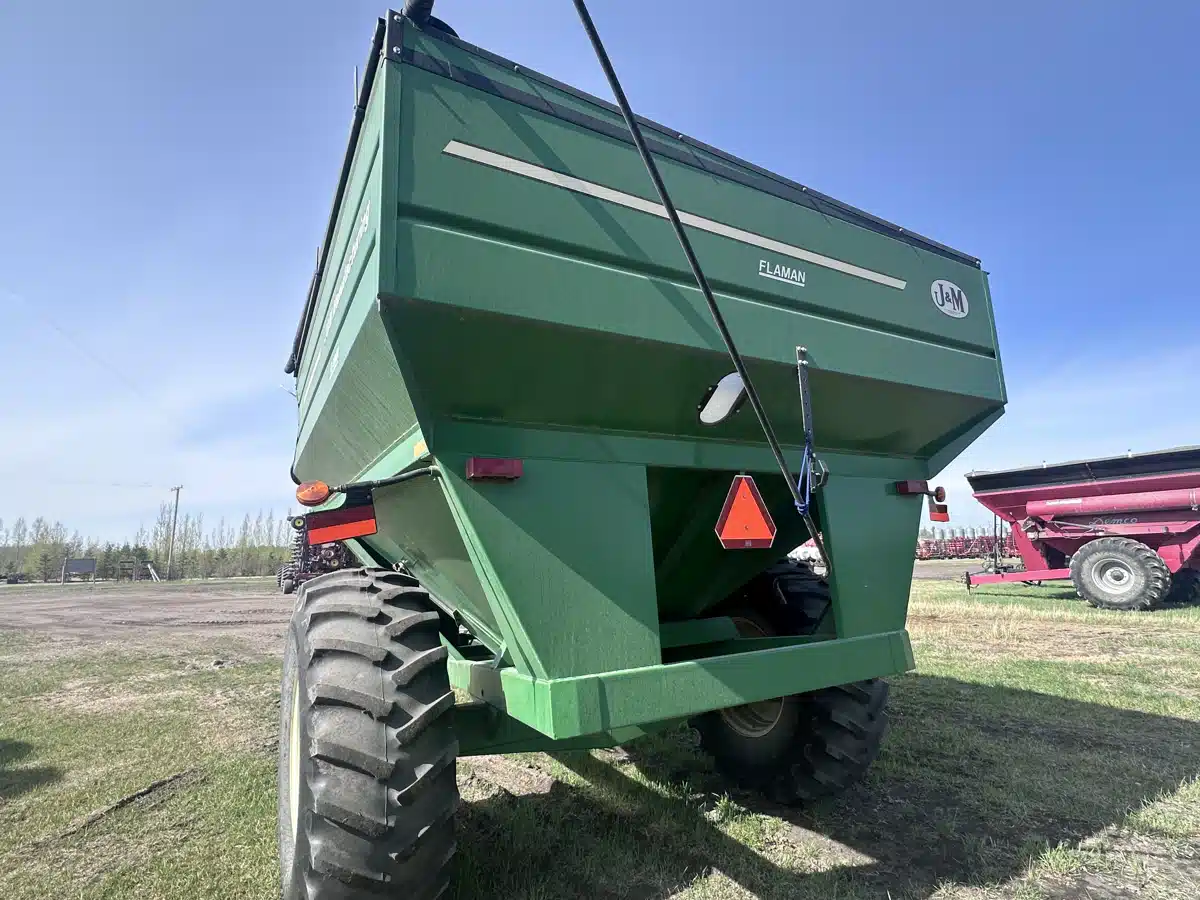 Photo de la Galerie 2 pour 2010 J&M 750 Chariot à Grain