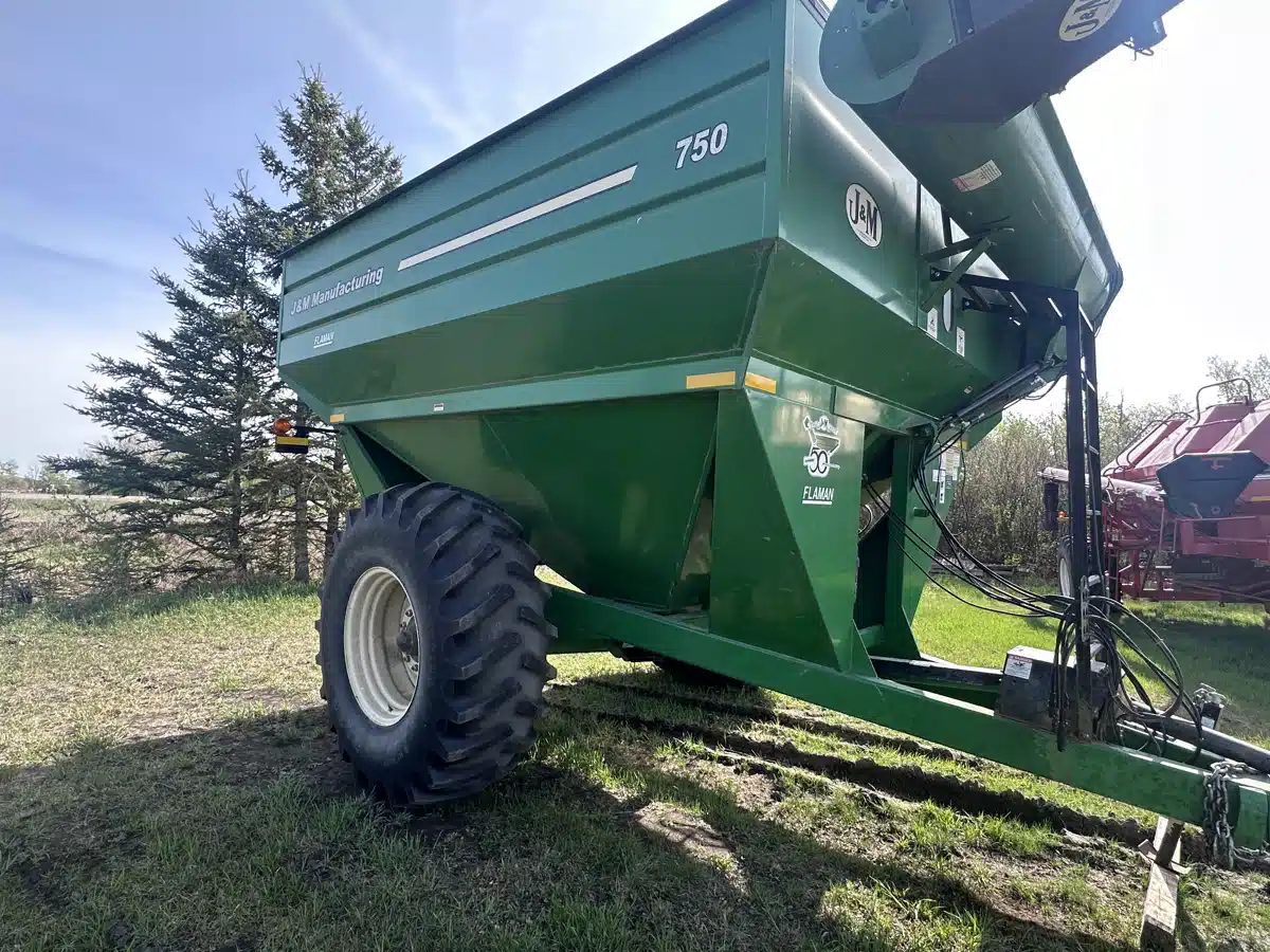 Photo de la Galerie 1 pour 2010 J&M 750 Chariot à Grain