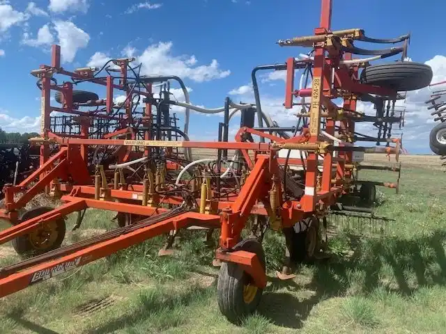 Gallery image 1 for Used 1995 Bourgault 8800 Air Seeder