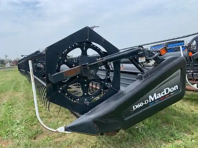 Gallery image 2 for Used 2010 MacDon D60D-35 Header - Draper