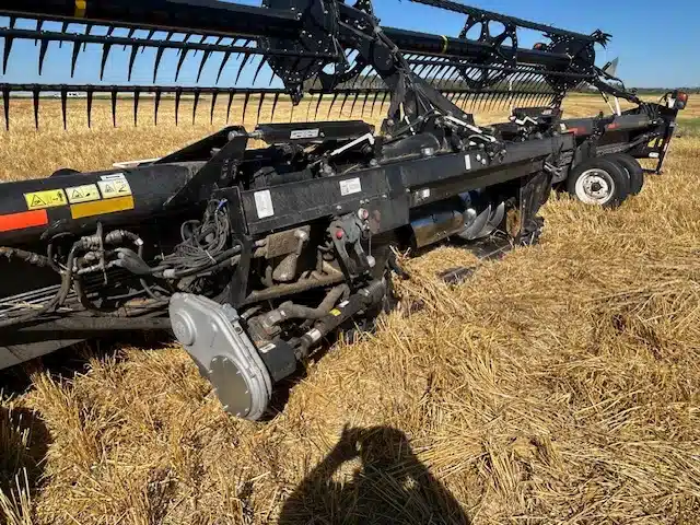 Gallery image 2 for Used MacDon FD 70 Header