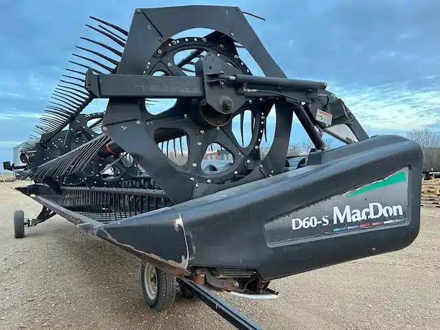 Gallery image 2 for Used 2008 MacDon D60 JD SERIES Header - Draper