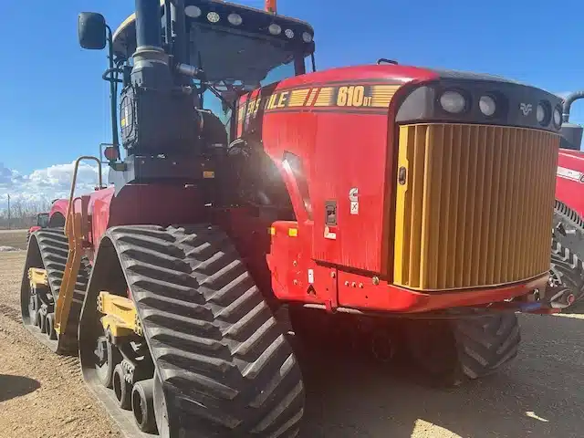 Gallery image 1 for Used 2018 Versatile 610DT Tractor