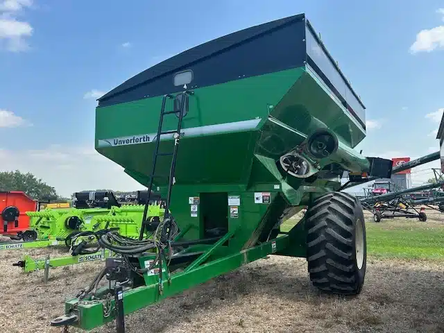 Gallery image 1 for Used 2010 Unverferth 8250 Grain Cart