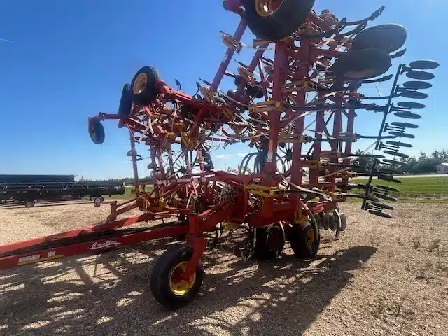 Gallery image 1 for Used 2003 Bourgault 8810 Air Seeder