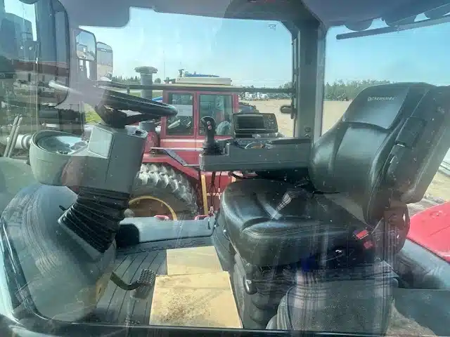 Gallery image 2 for Used 2016 Versatile 450 Tractor