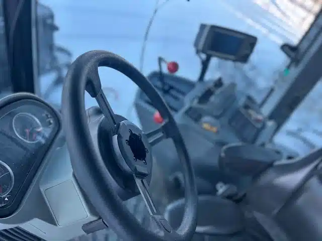 Gallery image 2 for 2012 Versatile 450 Tractor