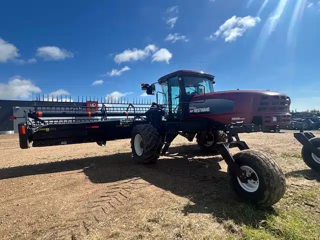 Photo de la Galerie 1 pour 2009 MacDon M150 Andaineur