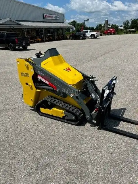 Gallery image 1 for New 2023 Wacker Neuson SM60 Track Loader