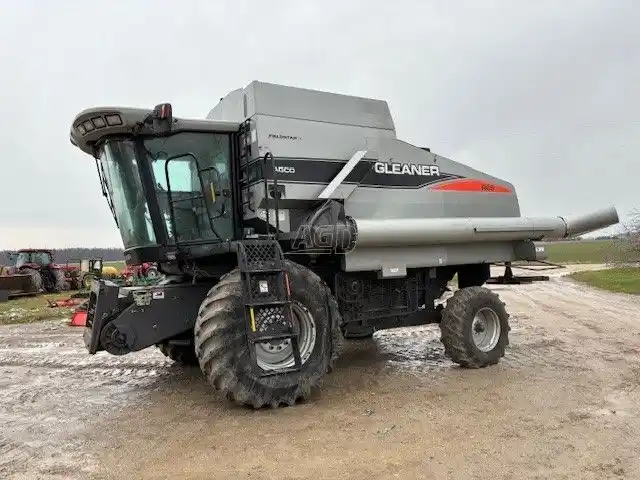 Gallery image 1 for Used 2007 Gleaner R65 Combine