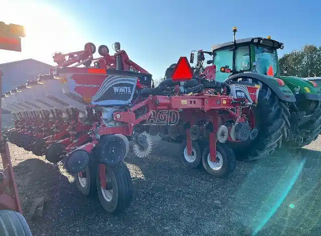 Gallery image 2 for Used 2017 White 9186 Planter