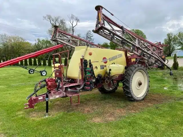 Gallery image 1 for Used 2009 Hardi RANGER 2200 Sprayer - Pull Type