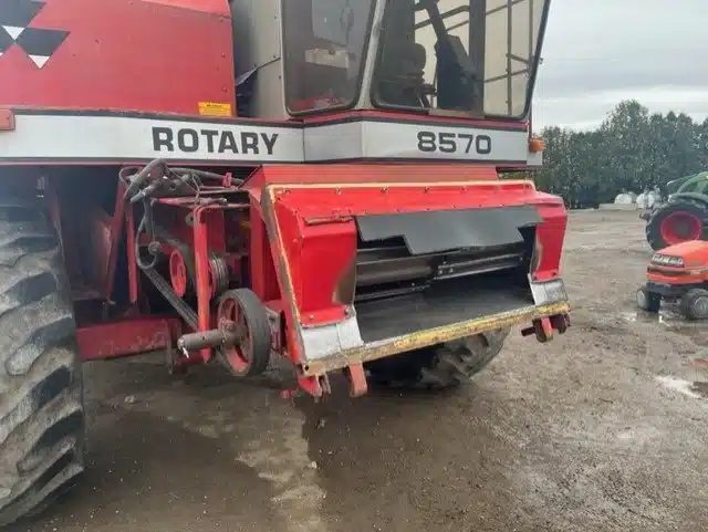 Gallery image 2 for Used 1991 Massey Ferguson 8570 Combine