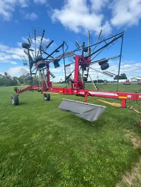 Gallery image 2 for Used 2012 Massey Ferguson RK 3855 Rake