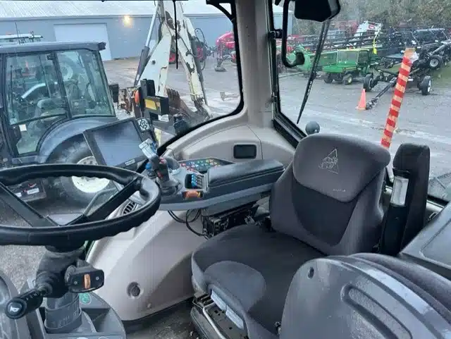 Gallery image 2 for Used 2013 Fendt 822 VARIO Tractor