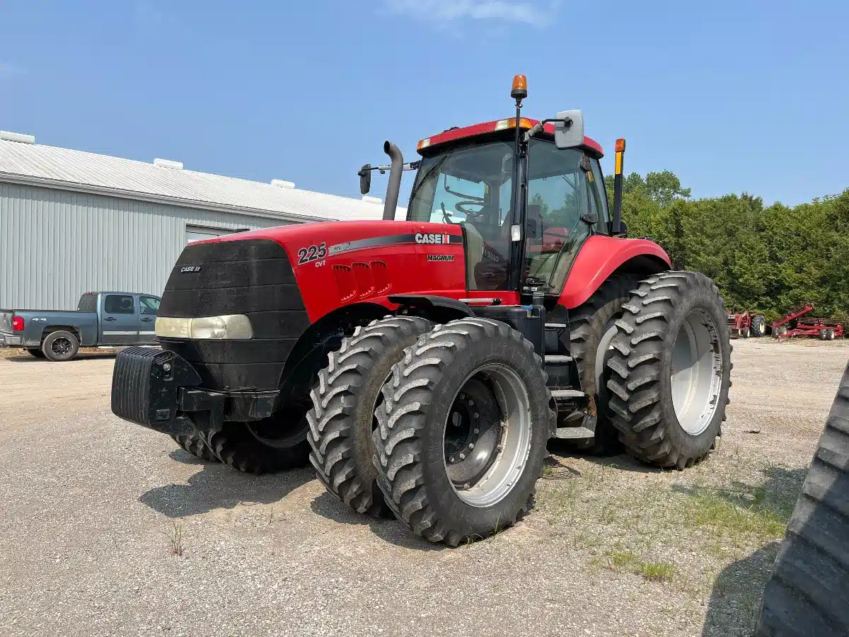 Gallery image 1 for Used 2012 Case IH MAGNUM 225 Tractor