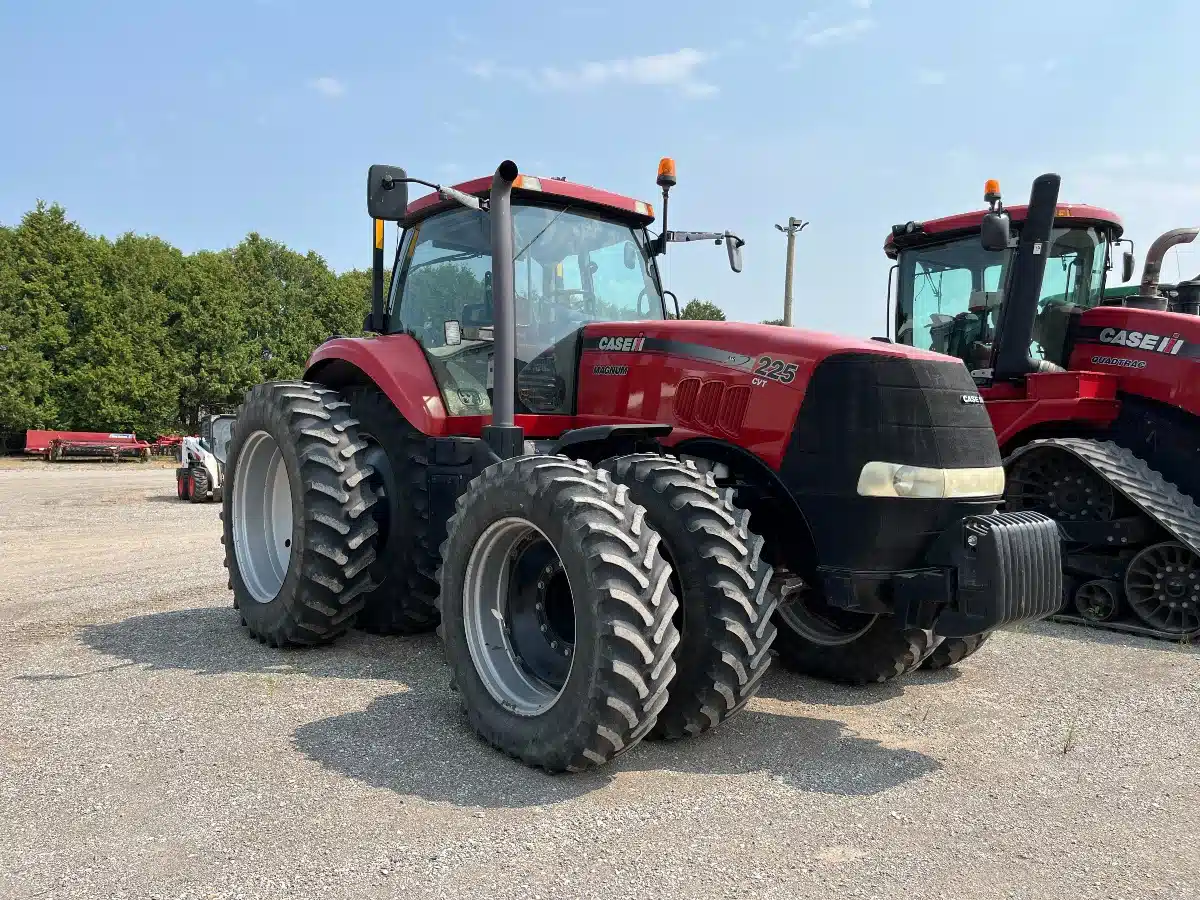 Gallery image 2 for Used 2012 Case IH MAGNUM 225 Tractor