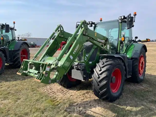 Gallery image 2 for Used 2022 Fendt 512 VARIO Tractor
