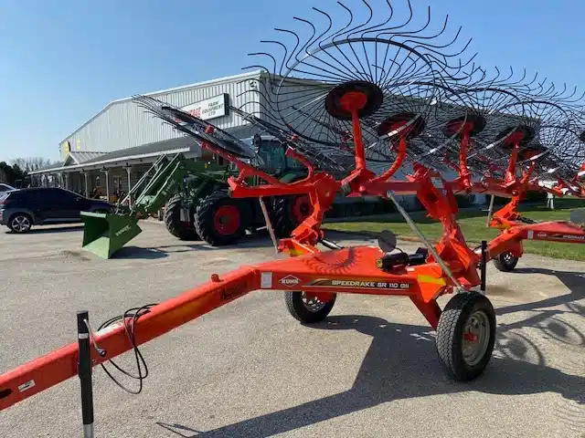 Gallery image 1 for Used Kuhn SR 110 GII Rake