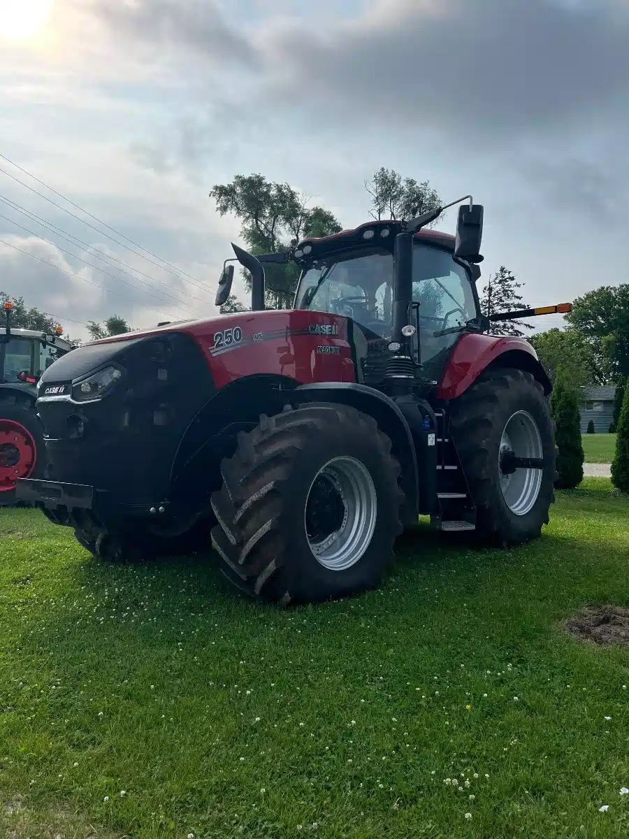Gallery image 2 for Used 2024 Case IH MAGNUM 250 CVT Tractor
