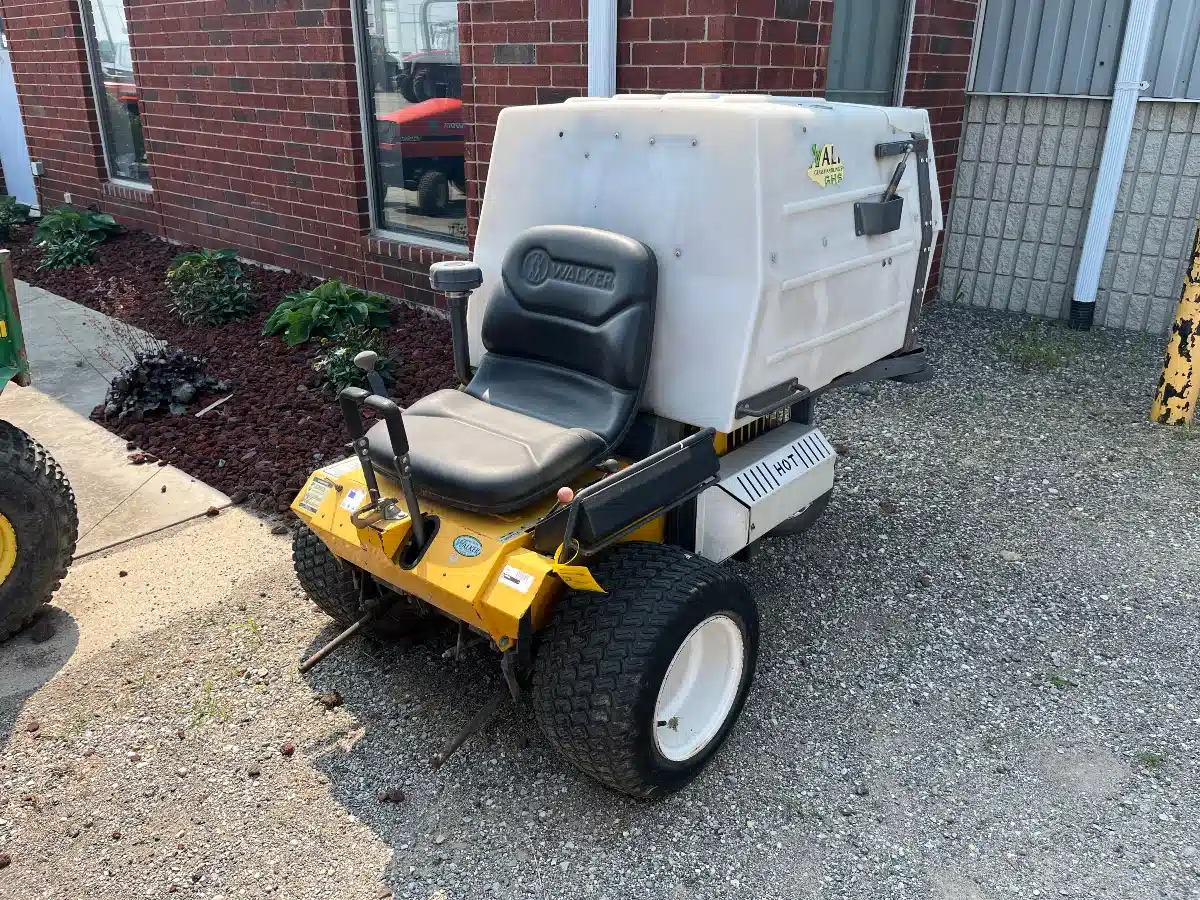 Gallery image 1 for Used 2006 Walker MT20GHS Mower - Front Deck