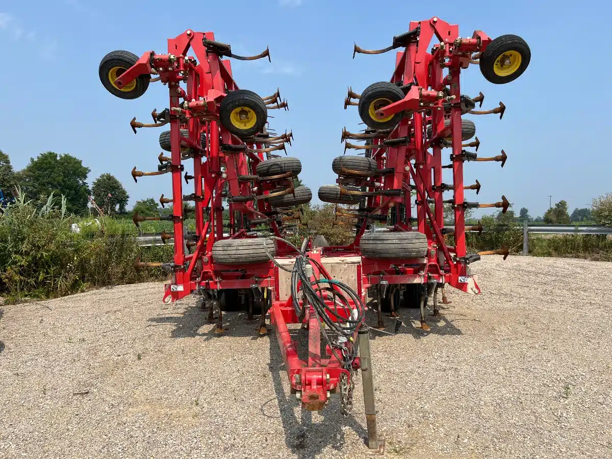 Gallery image 2 for Used 2007 Sunflower 5055 Cultivator