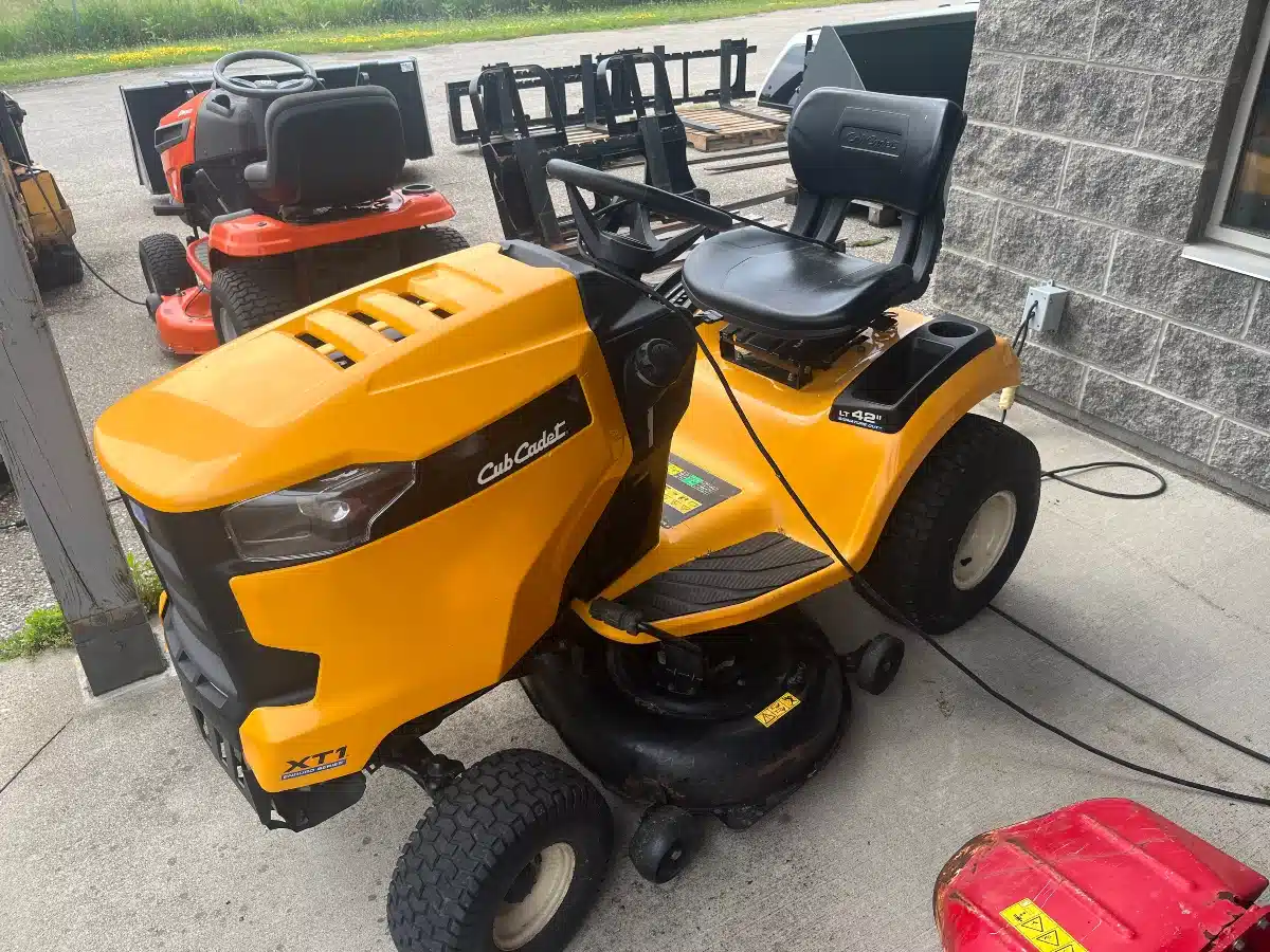 Used 2016 Cub Cadet XT1 LT42 Lawn Tractor