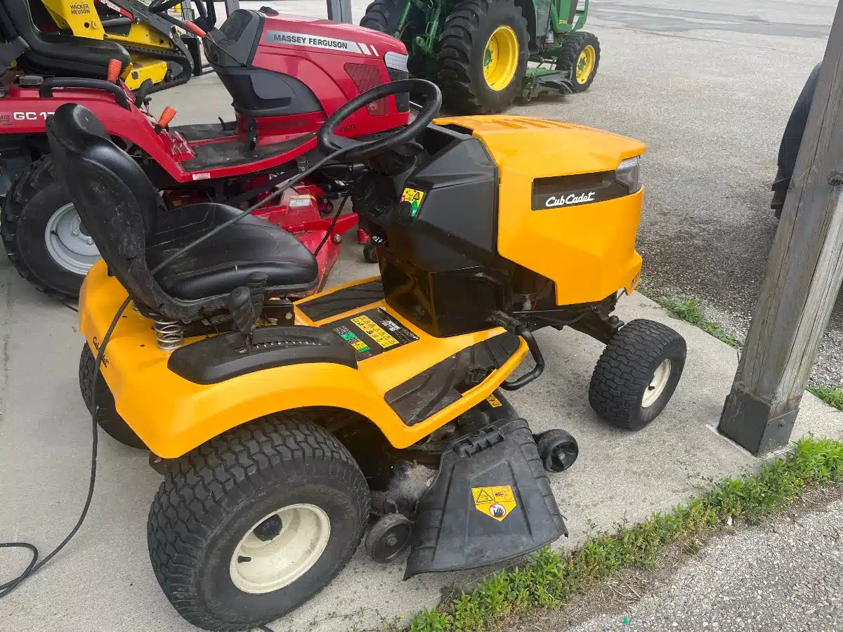 Gallery image 2 for 2016 Cub Cadet XT1 LT42 Lawn Tractor