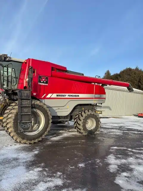 Used Massey Ferguson 9540 Combine