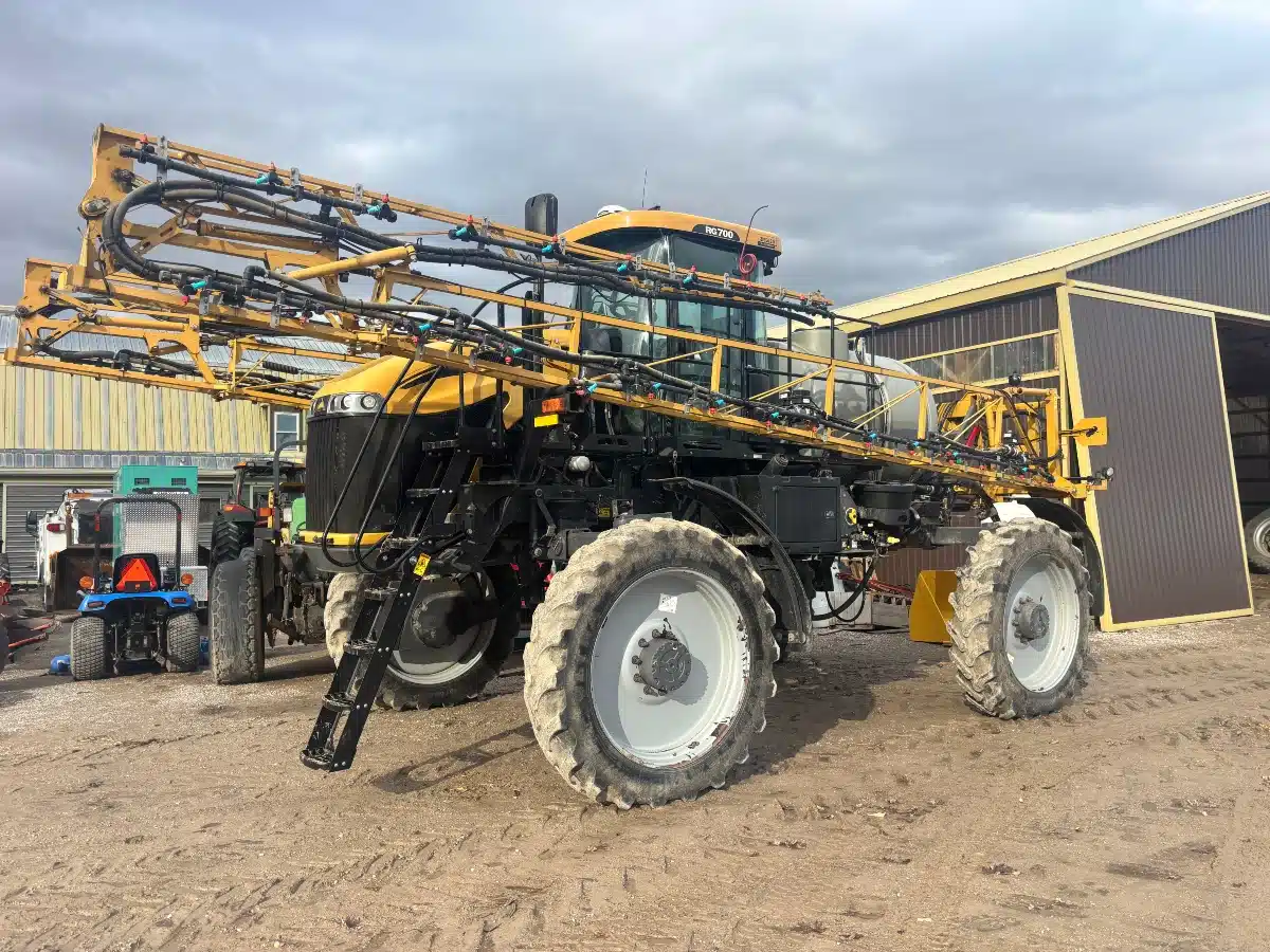 Gallery image 1 for 2014 RoGator RG700 Sprayer - Self Propelled