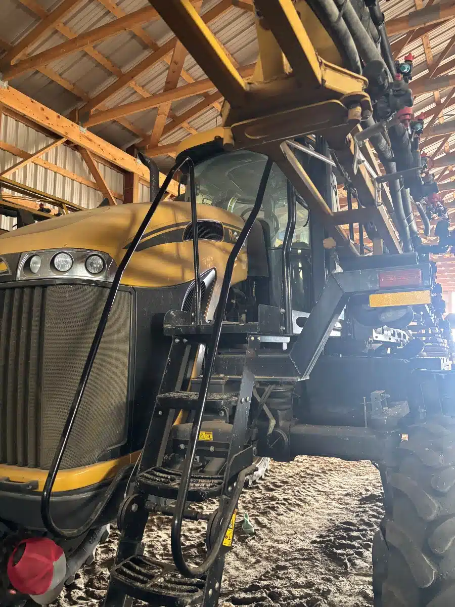 Used 2014 RoGator RG700 Sprayer - Self Propelled