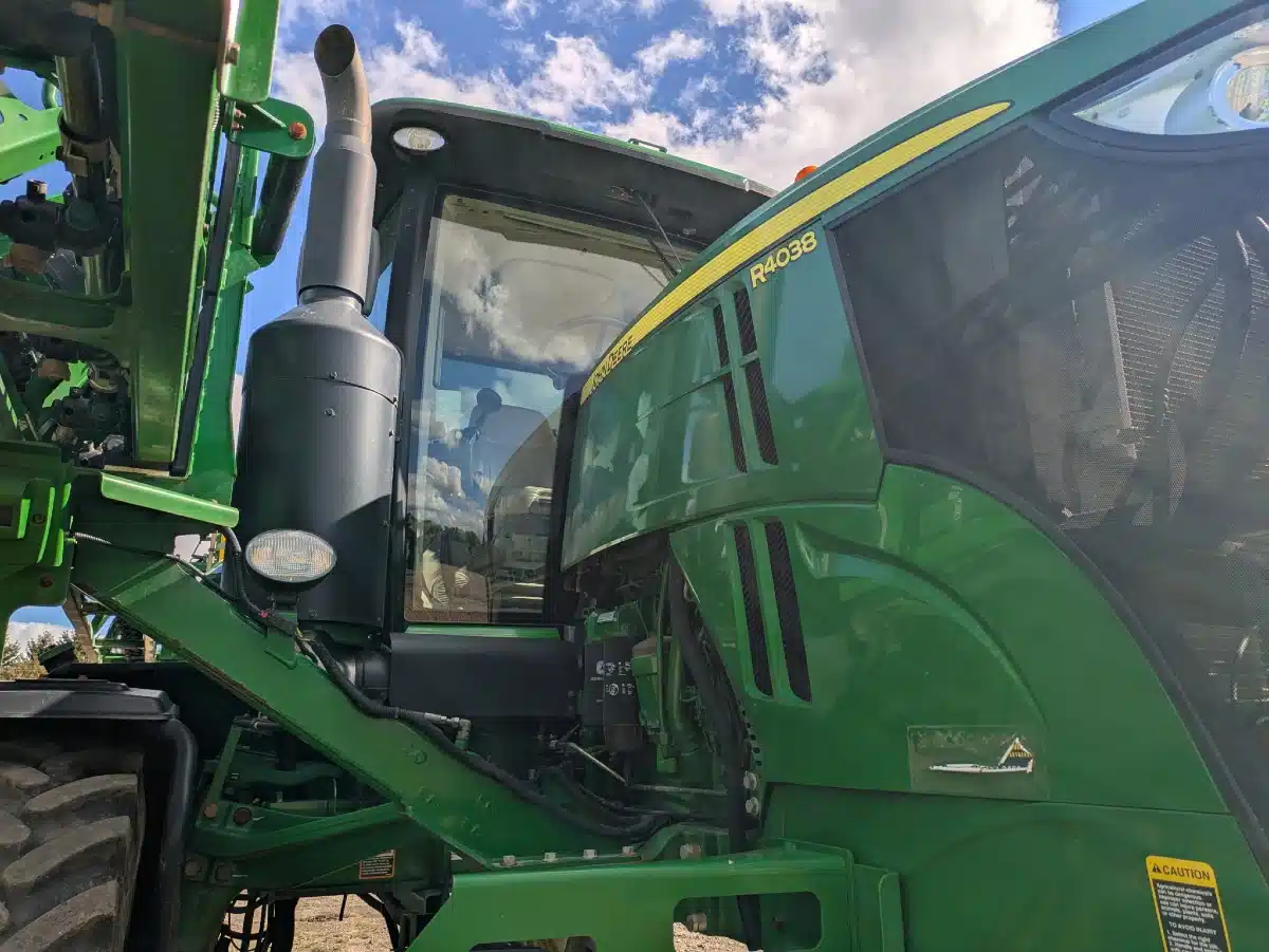 Gallery image 2 for 2015 John Deere R4038 Sprayer - Self Propelled