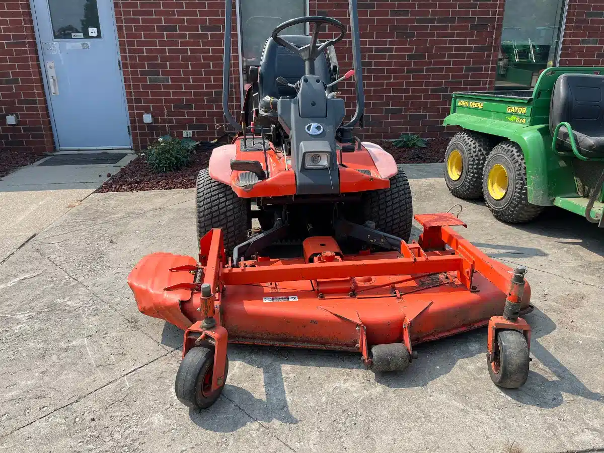Gallery image 2 for Kubota F2560 Mower - Front Deck