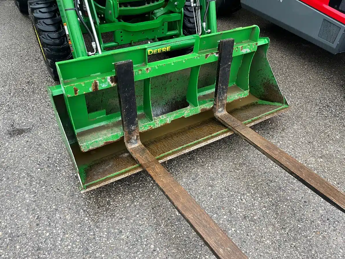 Gallery image 2 for 2023 John Deere 3046R Tractor