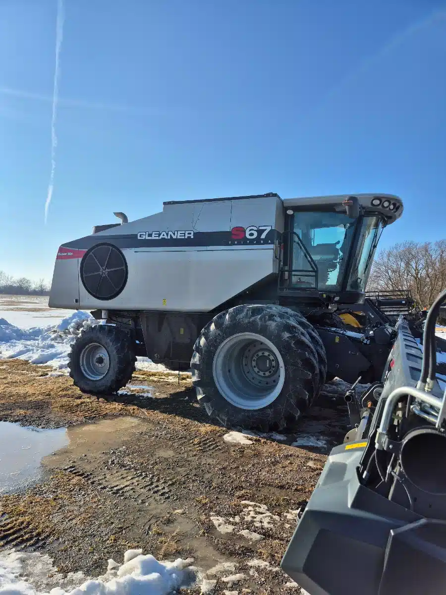 Gallery image 1 for 2012 Gleaner S67 Combine