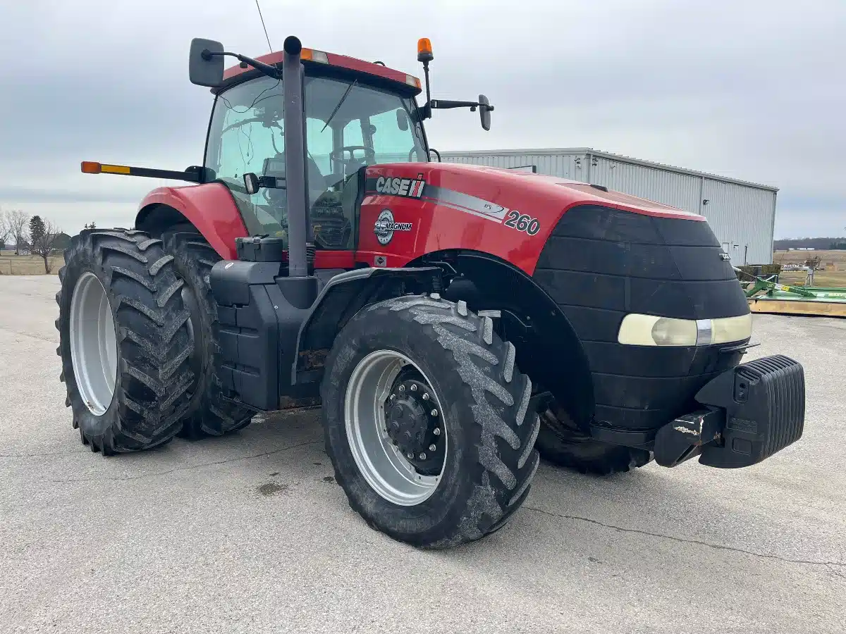 Gallery image 2 for 2013 Case IH MAGNUM 260 Tractor