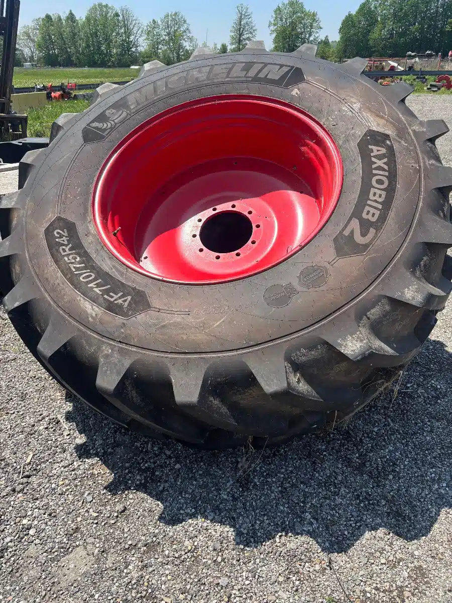 Photo de la Galerie 2 pour Michelin VF710/75R42 Pneus