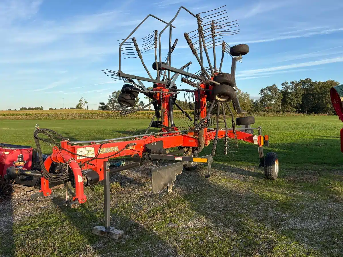 Photo de la Galerie 1 pour 2016 Kubota RA2072 râteau
