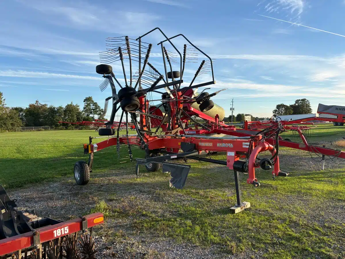 Photo de la Galerie 2 pour 2016 Kubota RA2072 râteau