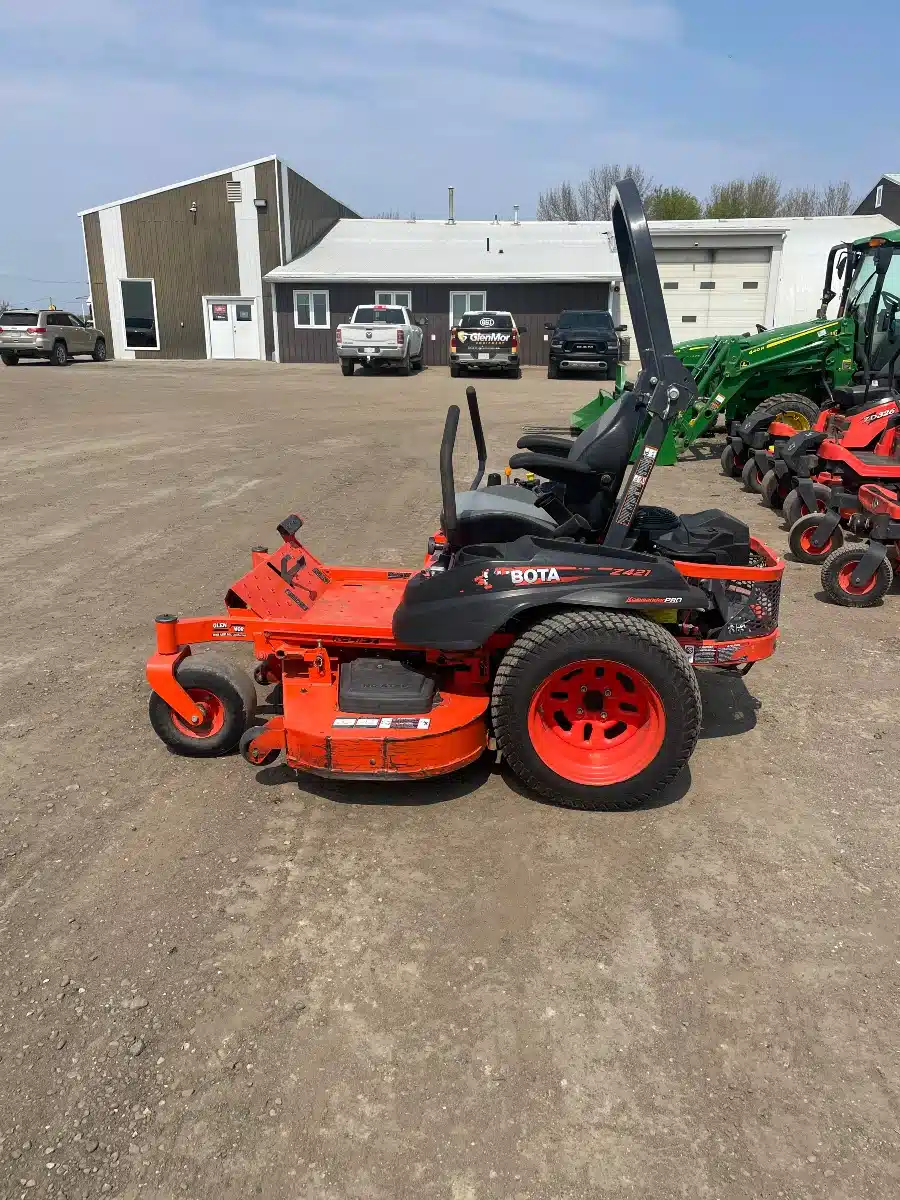 Used 2017 Kubota Z421KWT 60 Mower Zero Turn