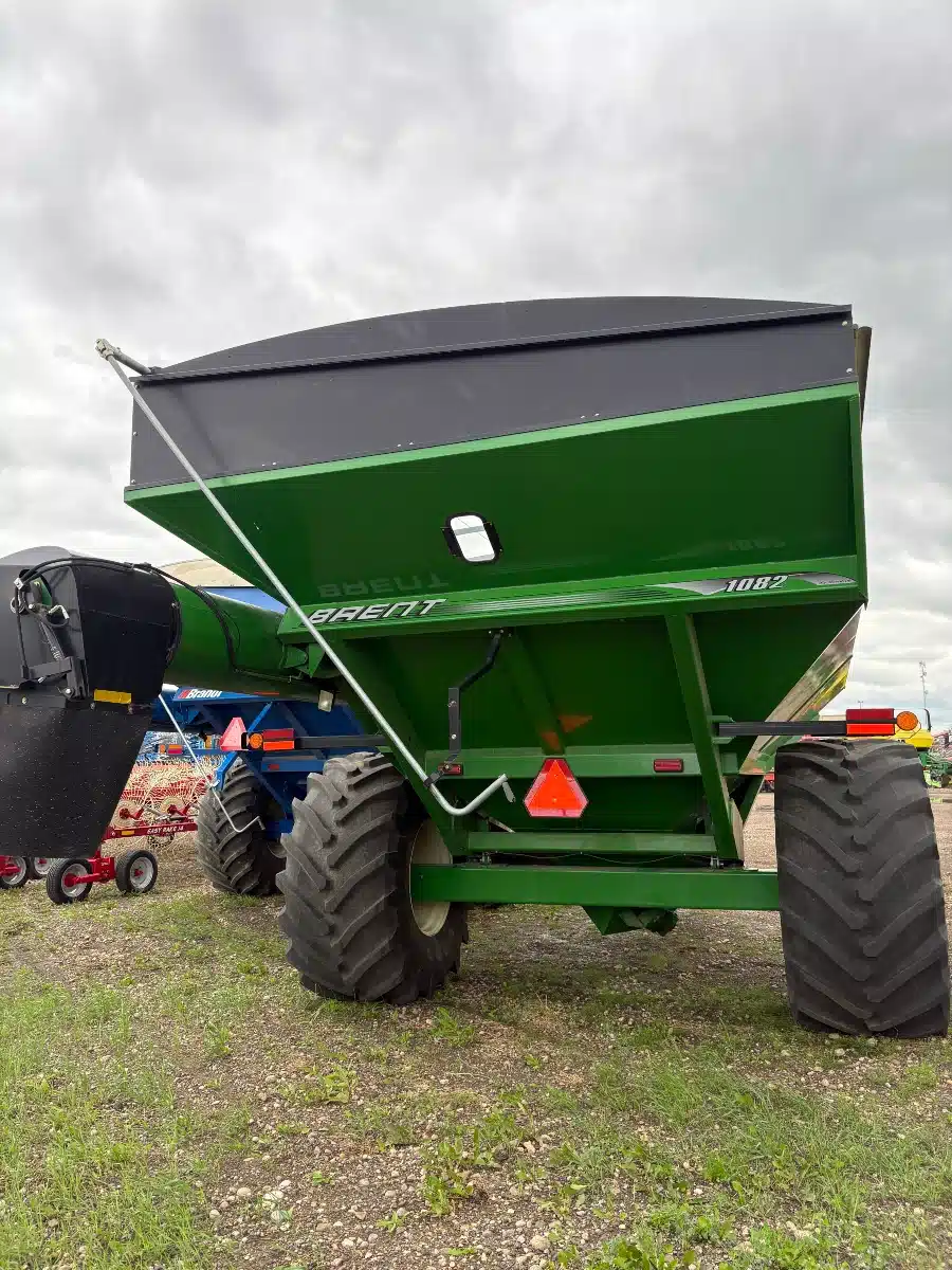 Gallery image 2 for Used 2012 Brent 1082 Grain Cart
