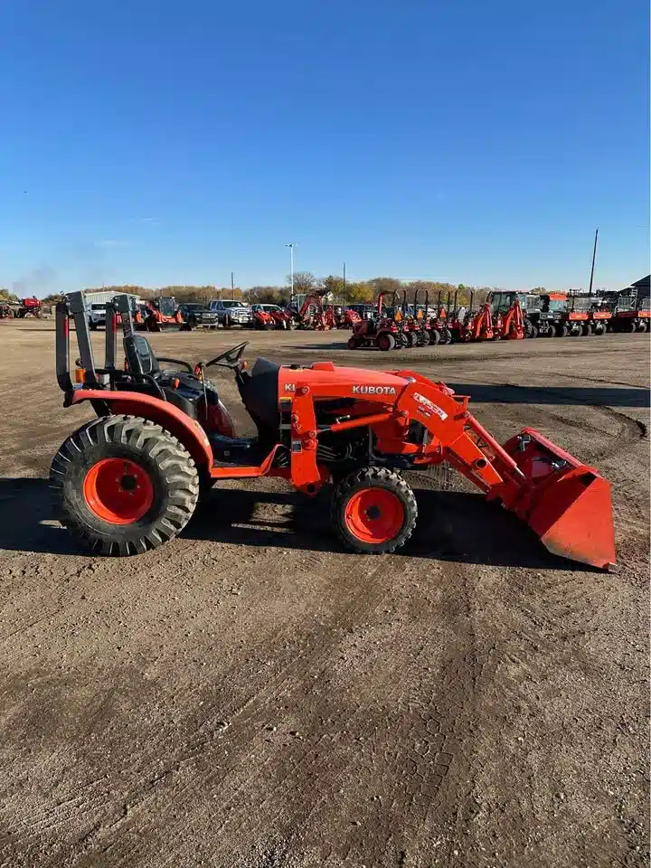 Gallery image 2 for Used 2014 Kubota B3350 Tractor