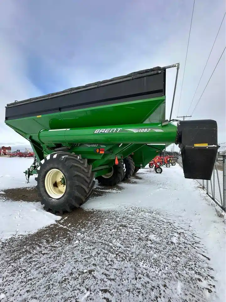 Used 2011 Brent 1082 Grain Cart Grain Cart