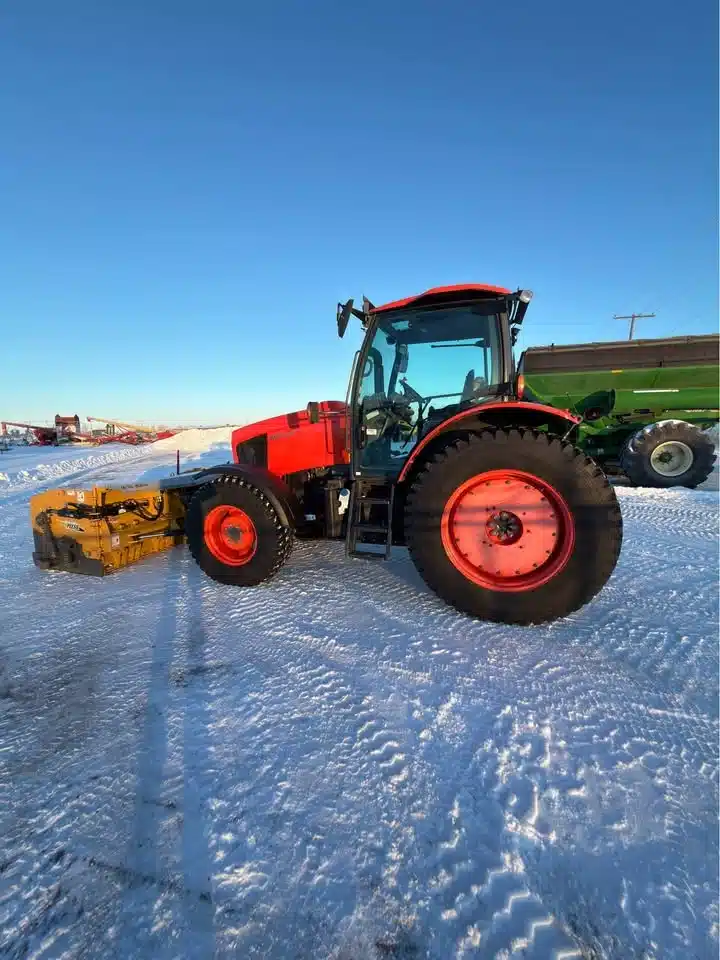 Gallery image 2 for 2020 Kubota M6-141 with snow blade Tractor
