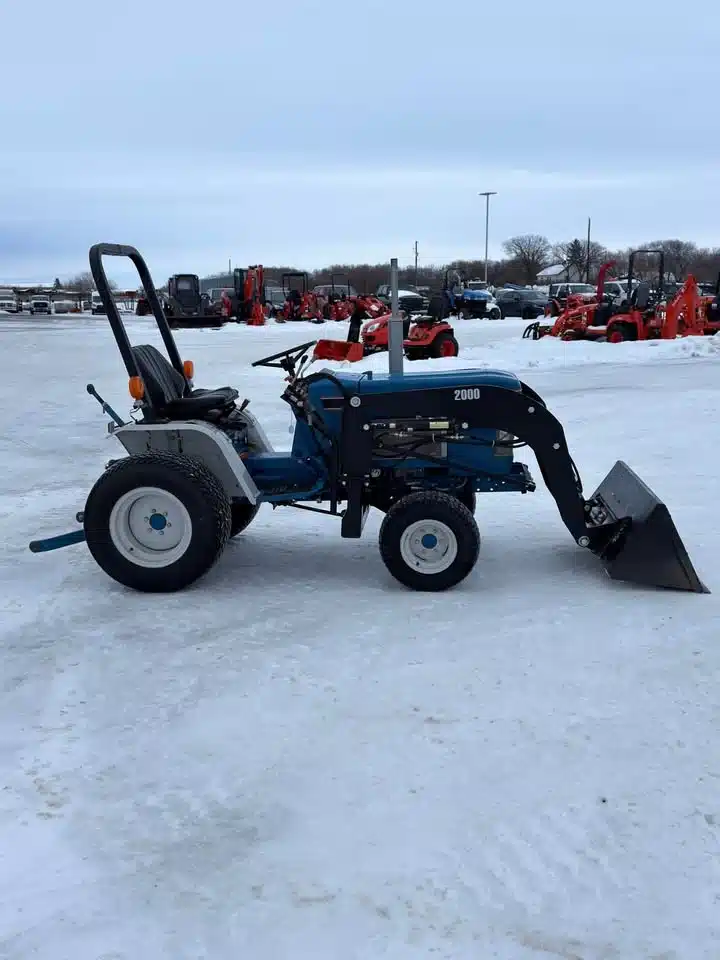 Gallery image 2 for 1990 Ford 1120 Tractor with Leon Loader Tractor